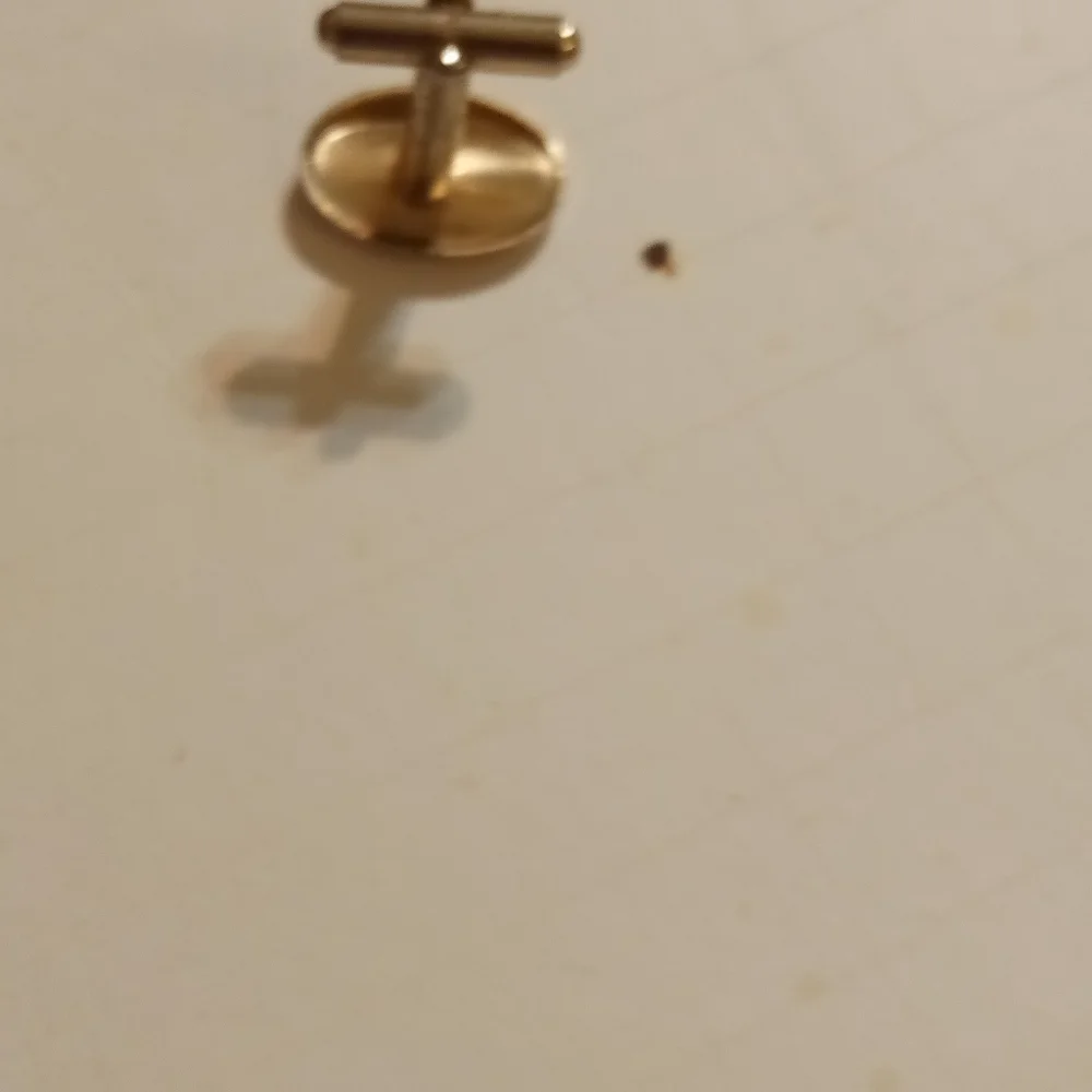 Unbranded Gold Tone Rhinestone Star Burst Cufflink (Just One)